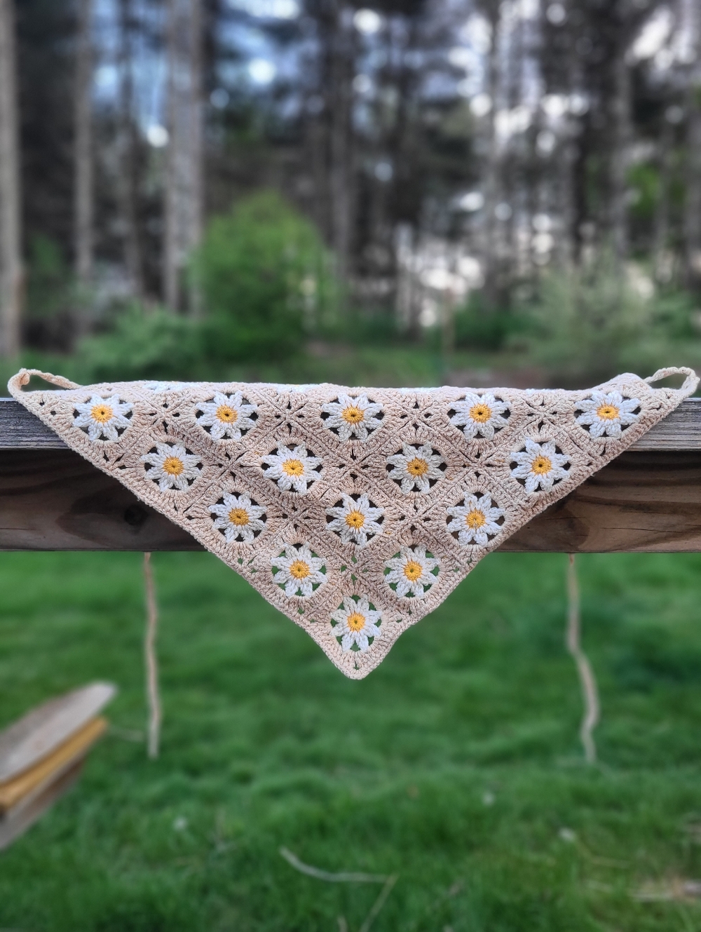 crochet daisy bandana